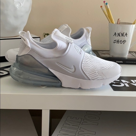 NWT Nike Air Max 270 triple white - Picture 2 of 9